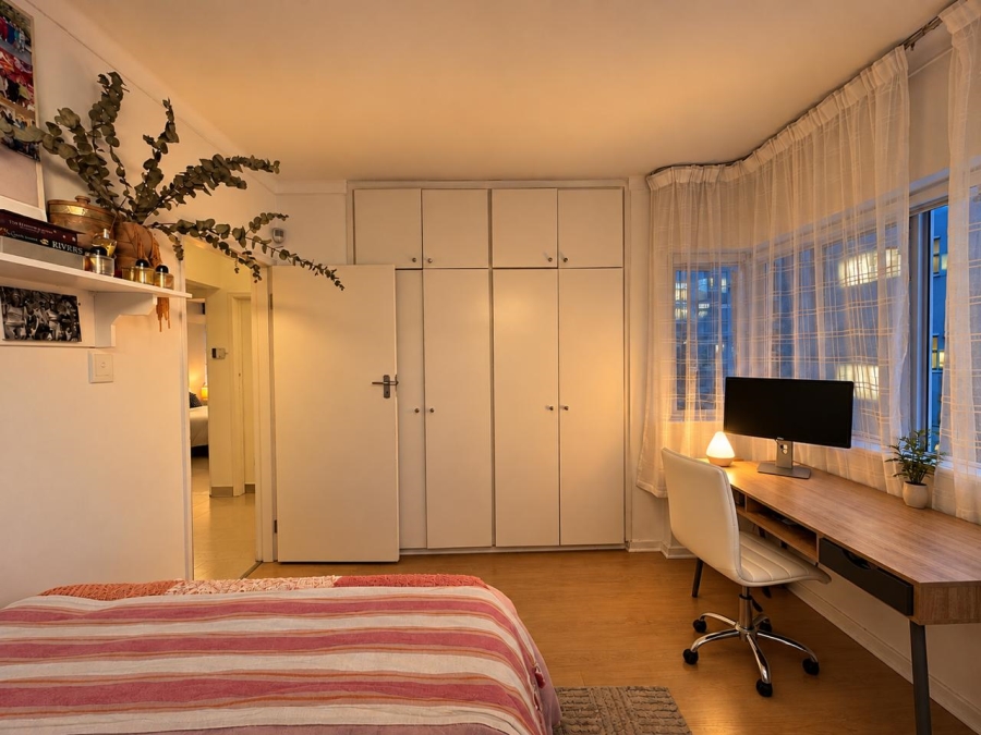 To Let 3 Bedroom Property for Rent in Sea Point Western Cape